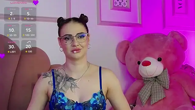 Snapshot of Abby__White chatting on November 16, 2025, 5:18 pm Abby White online show from November 16, 2025, 5:18 pm
