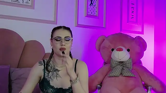 Snapshot of Abby__White chatting on April 17, 2026, 4:32 pm Abby White online show from April 17, 2026, 4:32 pm