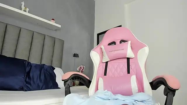 Snapshot of angelica_dymond chatting on January 20, 2025, 10:15 pm angelica dymond online show from January 20, 2025, 10:15 pm