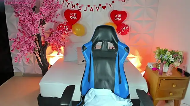 Snapshot of angelica_dymond chatting on February 17, 2025, 7:21 pm angelica dymond online show from February 17, 2025, 7:21 pm