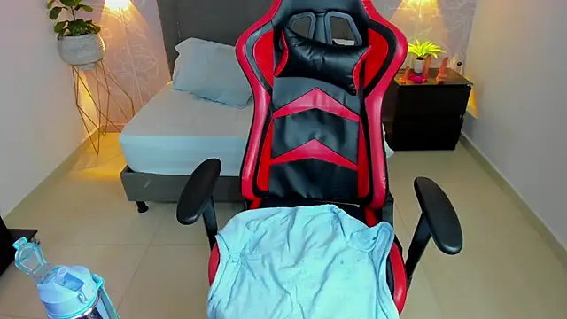 Snapshot of angelica_dymond chatting on February 24, 2025, 3:20 pm angelica dymond online show from February 24, 2025, 3:20 pm