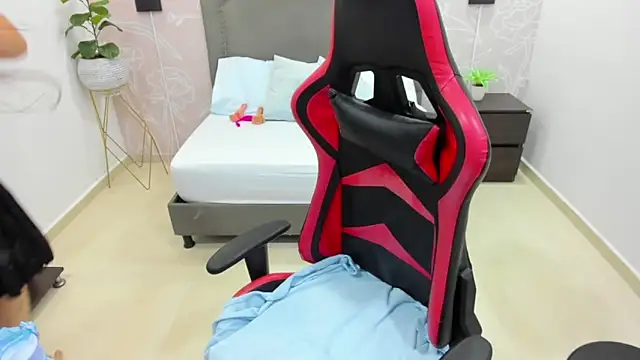 Snapshot of angelica_dymond chatting on March 8, 2025, 12:09 pm angelica dymond online show from March 8, 2025, 12:09 pm