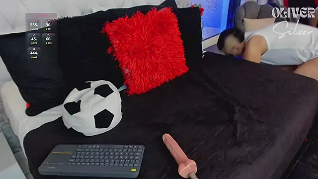 OliverSilverr online show from December 12, 2024, 11:14 pm