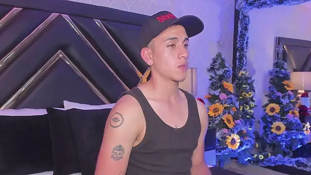 OliverSilverr online show from December 19, 2024, 3:18 am