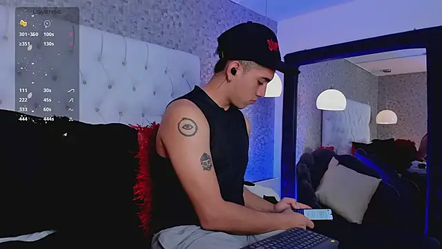 OliverSilverr online show from February 23, 2025, 1:35 am