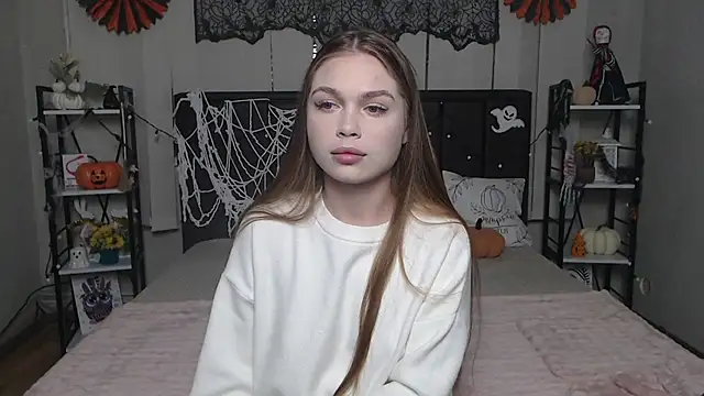 LaraPika online show from November 8, 2025, 6:24 am