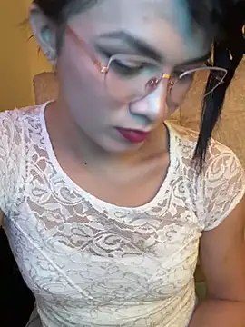 Snapshot of giuliana_andrade chatting on December 17, 2024, 4:21 pm giuliana andrade online show from December 17, 2024, 4:21 pm