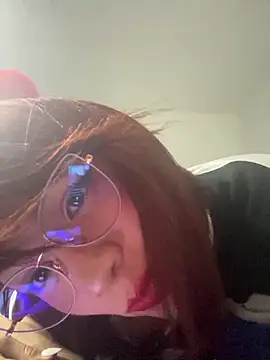 Snapshot of giuliana_andrade chatting on March 7, 2025, 4:11 pm giuliana andrade online show from March 7, 2025, 4:11 pm