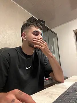 Amadeo Wild online show from September 22, 2025, 2:57 am