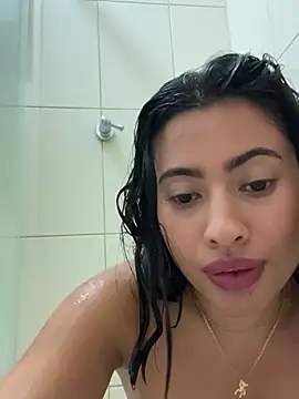 AlessaPears online show from January 1, 2025, 2:52 pm