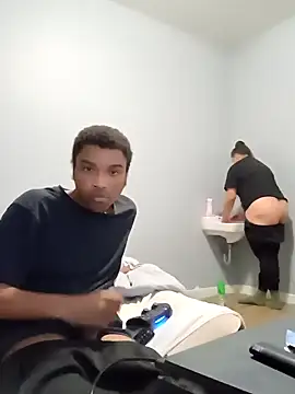 Snapshot of Cubanbbc4u chatting on December 28, 2024, 5:02 am Cubanbbc4u online show from December 28, 2024, 5:02 am