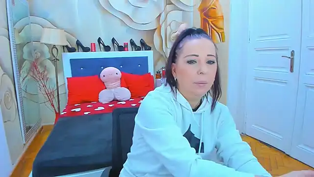 LauraSin online show from January 29, 2025, 4:15 am