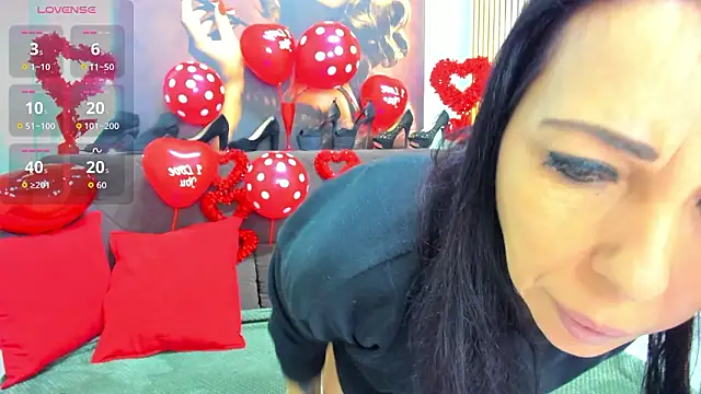 LauraSin online show from February 13, 2026, 4:41 am