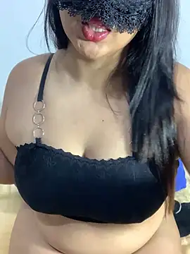 Jeroliee viyana online show from July 29, 2026, 6:50 pm