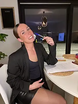 lola tentatiion online show from January 8, 2025, 8:18 pm