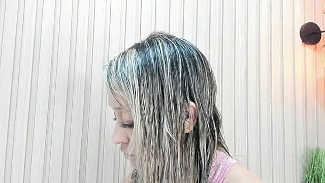 emma collson online show from February 14, 2025, 2:07 am