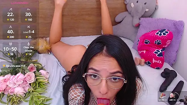 Snapshot of MichellRose7 chatting on February 12, 2025, 12:27 am MichellRose7 online show from February 12, 2025, 12:27 am