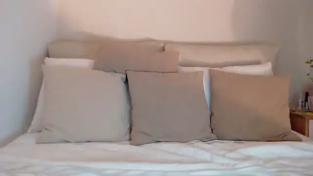 Gia Ferh online show from September 11, 2025, 1:49 am