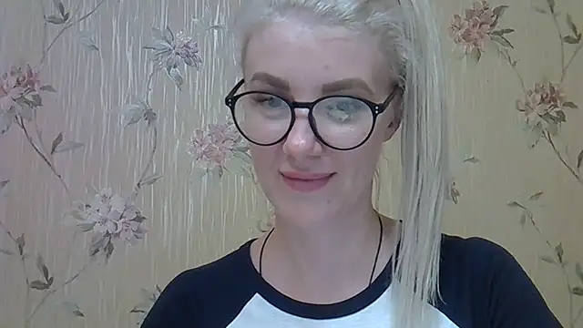 Snapshot of Pabonya91 chatting on February 16, 2025, 9:27 pm Pabonya91 online show from February 16, 2025, 9:27 pm