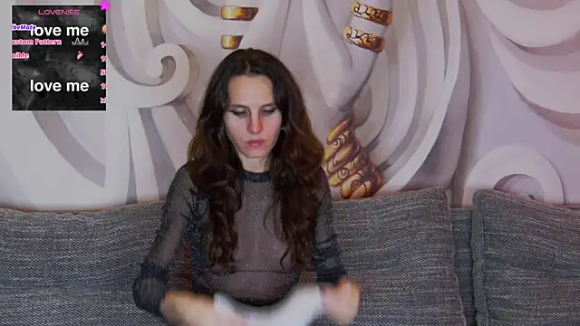 hailey peach online show from February 2, 2025, 6:42 pm