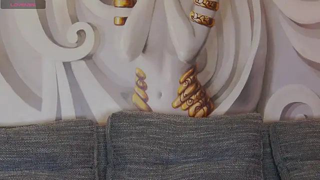 hailey peach online show from October 2, 2025, 4:58 pm