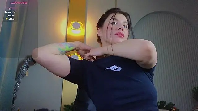 Jenna Adams  online show from January 15, 2025, 4:15 am