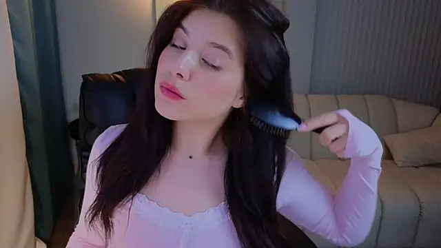 Jenna Adams  online show from March 18, 2025, 6:03 am