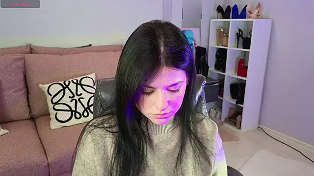 Jenna Adams  online show from October 17, 2025, 12:36 am