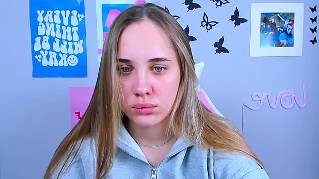 MiaMilas online show from December 20, 2024, 4:31 am