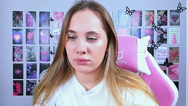 MiaMilas online show from February 12, 2025, 7:55 am