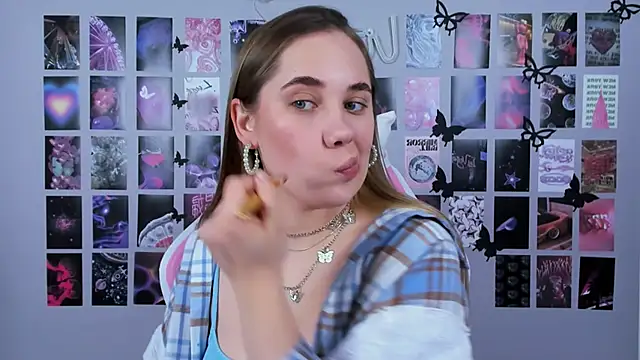 MiaMilas online show from February 20, 2025, 8:17 am