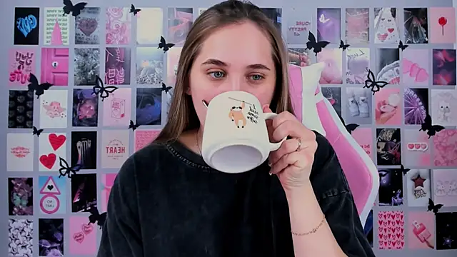 MiaMilas online show from March 11, 2025, 6:10 am