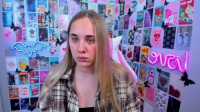 MiaMilas online show from September 9, 2025, 4:28 pm