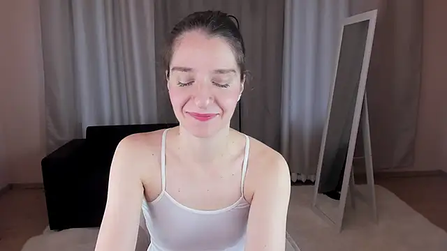 Snapshot of helentasty chatting on September 29, 2025, 2:27 am helentasty online show from September 29, 2025, 2:27 am