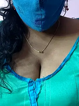 mallu-sumi online show from November 21, 2025, 3:27 am