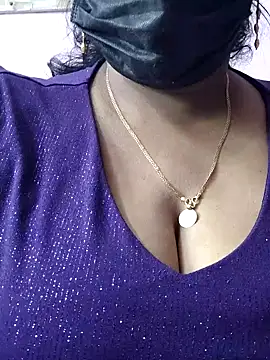 mallu-sumi online show from April 12, 2026, 4:17 am