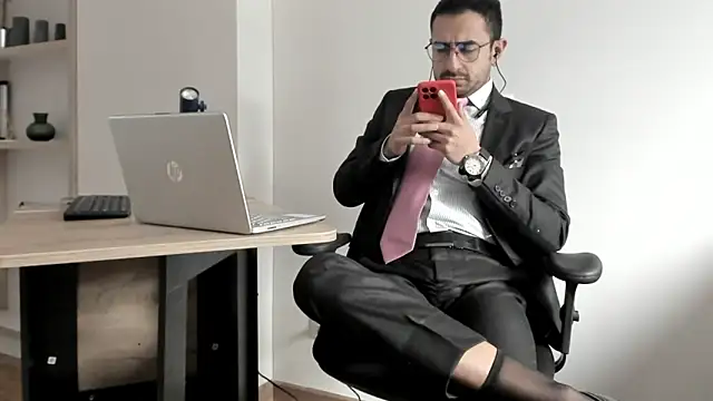 pablo-rincon95 online show from January 3, 2025, 4:06 pm