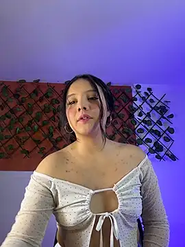Snapshot of Emily_Trujillo chatting on November 20, 2025, 5:45 pm Emily Trujillo online show from November 20, 2025, 5:45 pm