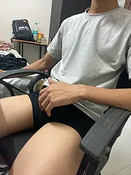 Snapshot of wknows2 chatting on October 7, 2025, 11:07 am wknows2 online show from October 7, 2025, 11:07 am