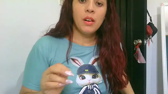 Anne kis online show from September 11, 2025, 5:35 pm