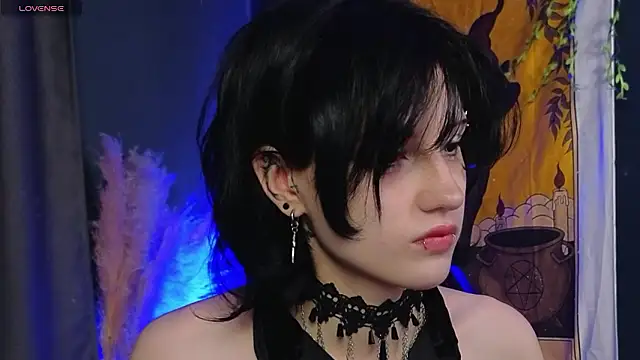 dark vamp  online show from December 6, 2024, 9:02 pm