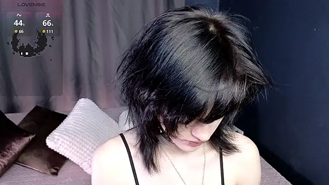 dark vamp  online show from October 2, 2025, 1:07 pm