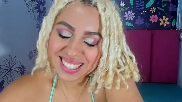 Lucy White   online show from October 15, 2025, 8:42 pm