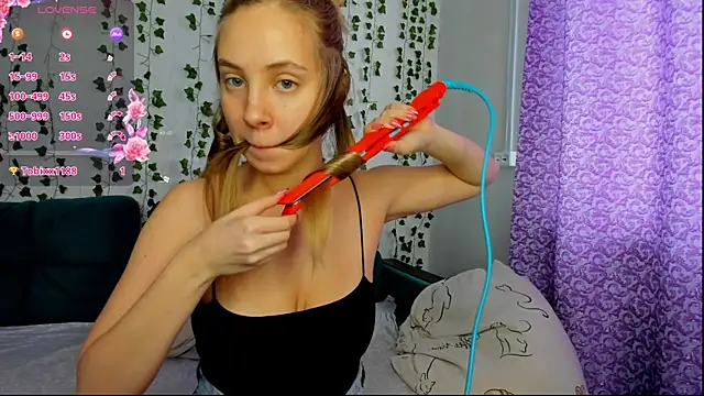 Snapshot of Kitty_Katrine chatting on January 27, 2025, 7:45 am Kitty Katrine online show from January 27, 2025, 7:45 am