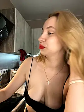 Snapshot of Kitty_Katrine chatting on October 20, 2025, 4:07 pm Kitty Katrine online show from October 20, 2025, 4:07 pm