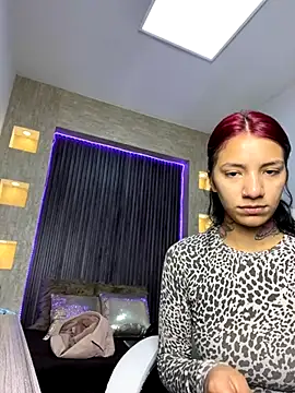 dolcebella online show from September 15, 2025, 3:12 pm