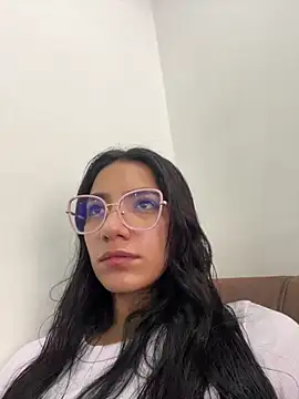 dolcebella online show from February 14, 2026, 6:37 pm