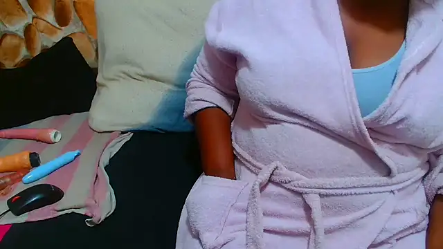 Snapshot of AfricanBigAssxx98 chatting on March 12, 2026, 1:28 pm AfricanBigAssxx98 online show from March 12, 2026, 1:28 pm