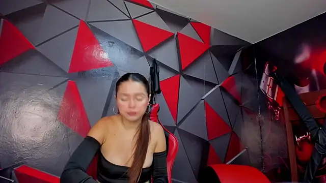 Hana and Zeta online show from October 21, 2025, 12:17 pm