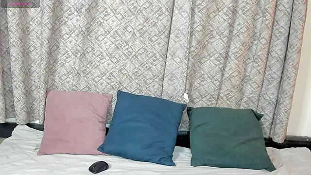 angelswets online show from October 17, 2025, 2:08 pm